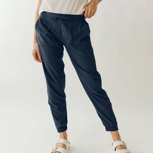 Albion Fit True Blue Jetsetters- Joggers Pants. Women’s Medium Petite.